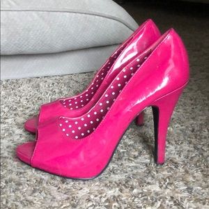 Pink heels 👠